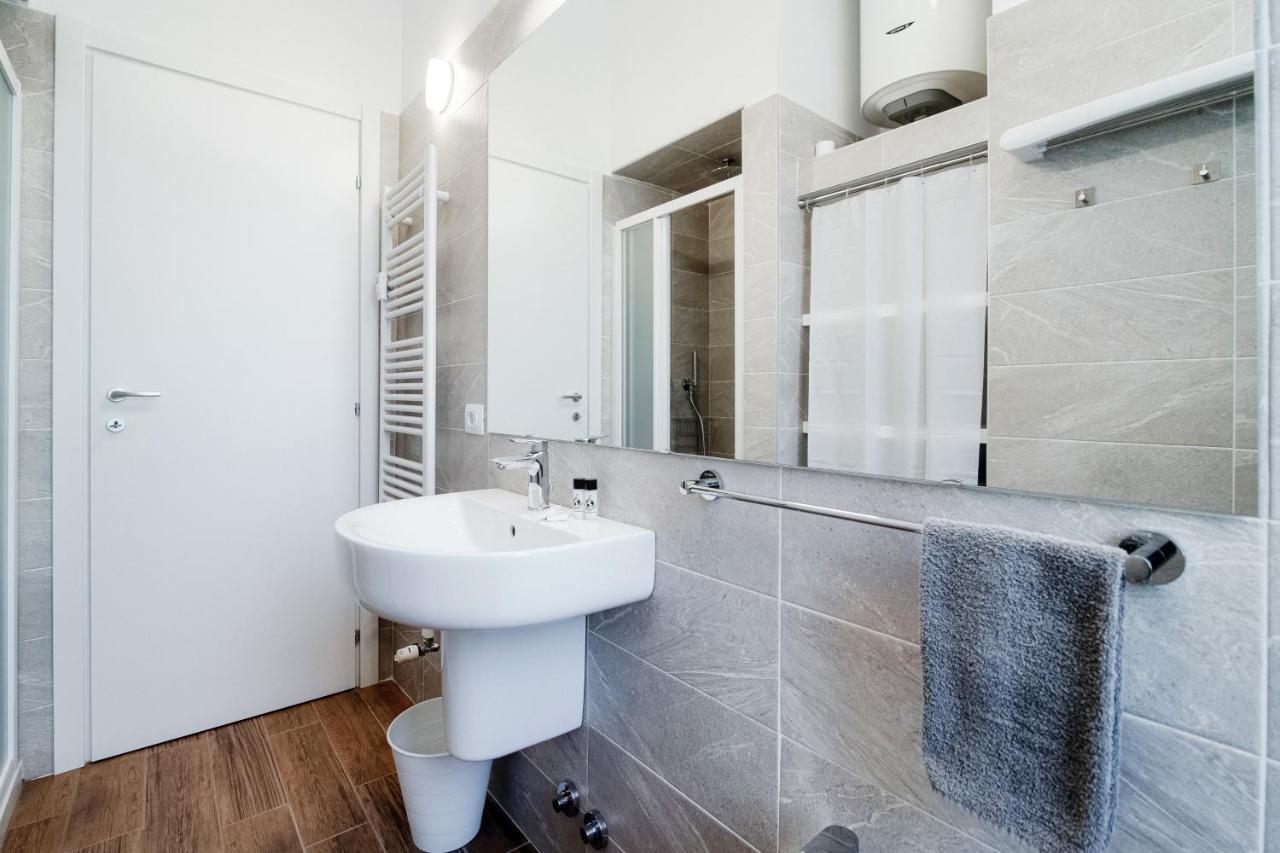 White Loft Como Center - By House Of Travelers Exterior foto