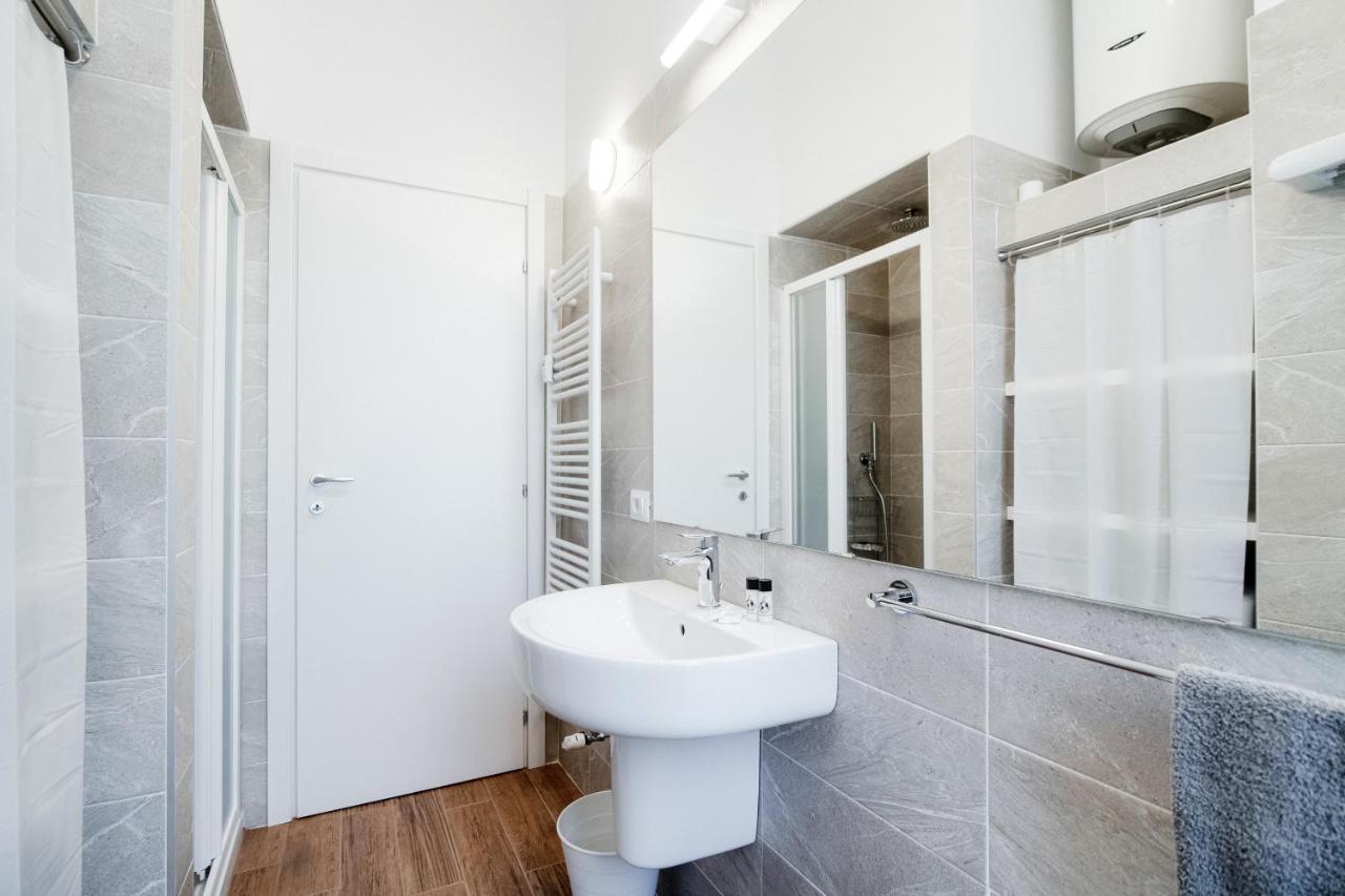 White Loft Como Center - By House Of Travelers Exterior foto
